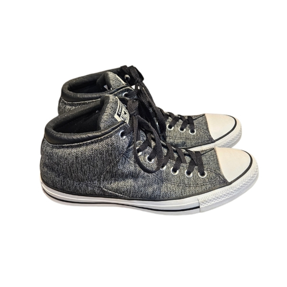 Converse Chuck Taylor Black & White‎ Basketball Sneakers. Unisex Size M-10, W-12